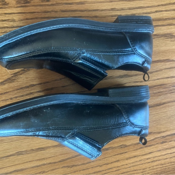 Boys sz 3 slip-on dress shoes NWOT…only wore once for wedding - Picture 5 of 7